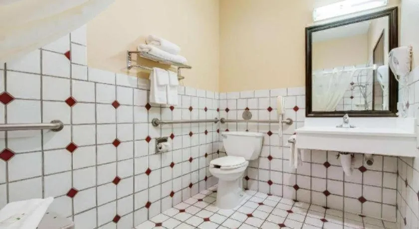 Quality Inn & Suites Lincoln North