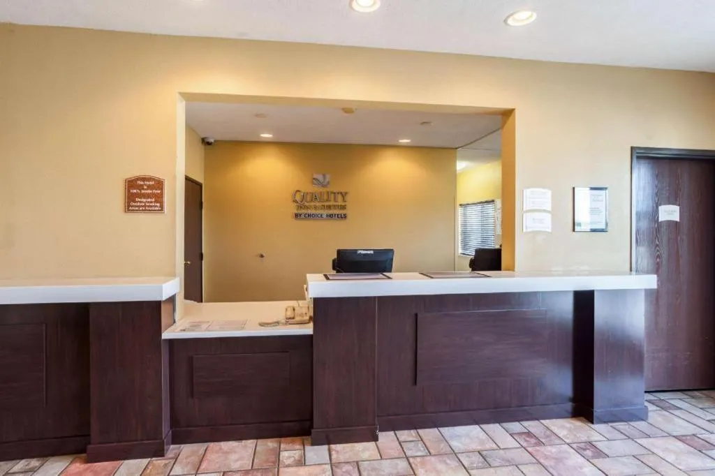 Quality Inn & Suites Lincoln North