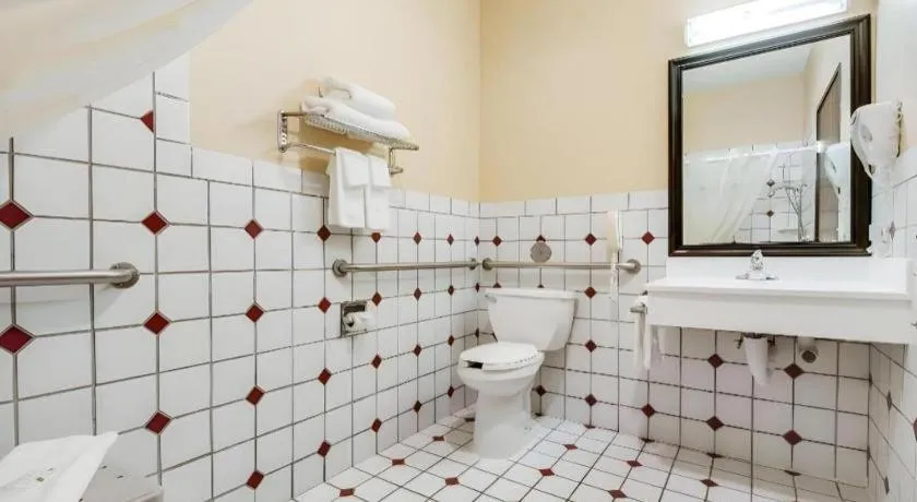 Quality Inn & Suites Lincoln North