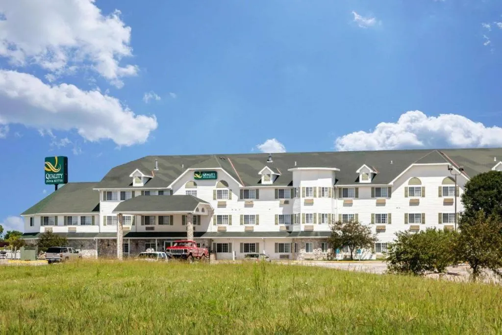 Quality Inn & Suites Lincoln North