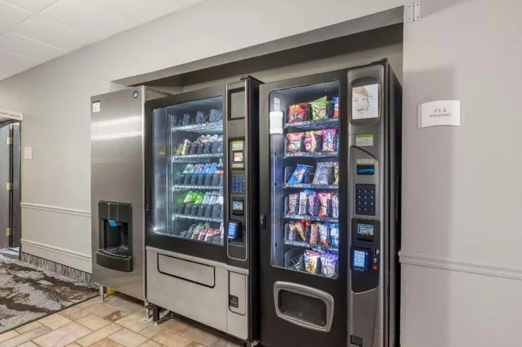 Quality Inn & Suites Lincoln North