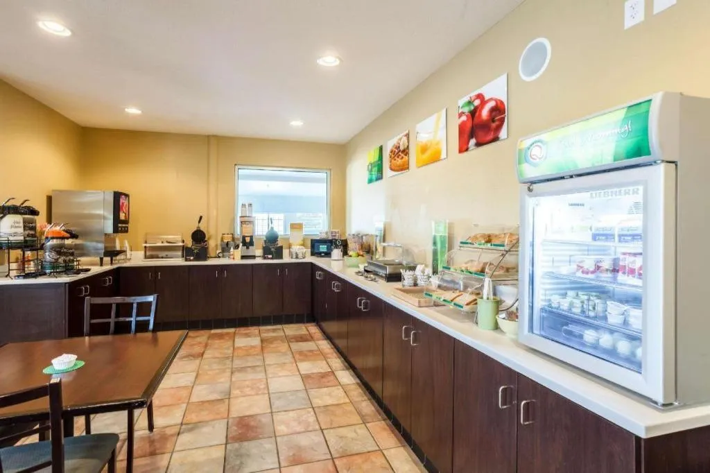 Quality Inn & Suites Lincoln North