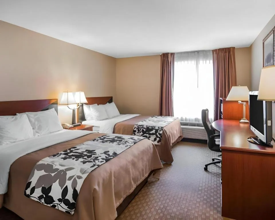 Bed in Rodeway Inn & Suites Salina South