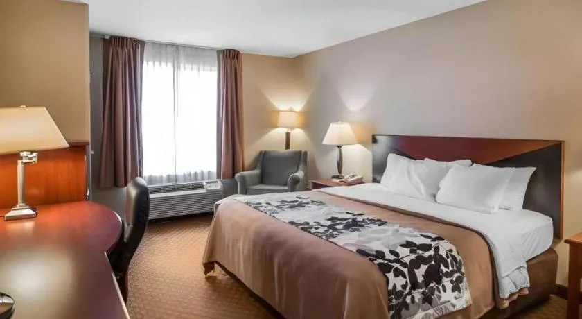 Bed in Rodeway Inn & Suites Salina South