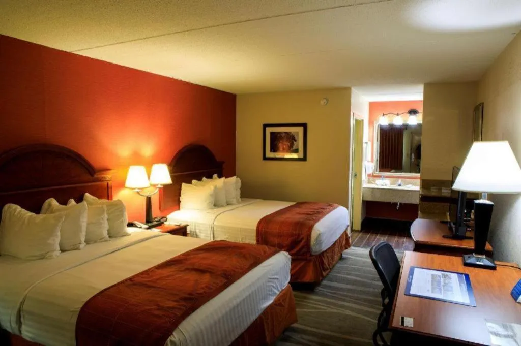 Bed in Best Western Shelbyville Inn and Suites Celebration Inn