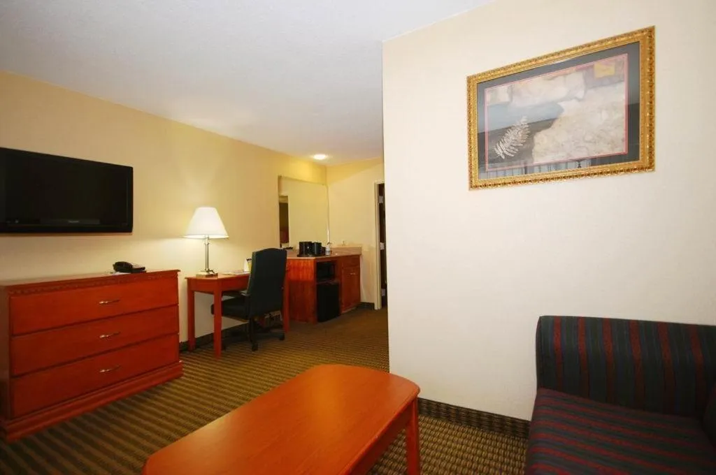 Best Western Shelbyville Inn and Suites Celebration Inn