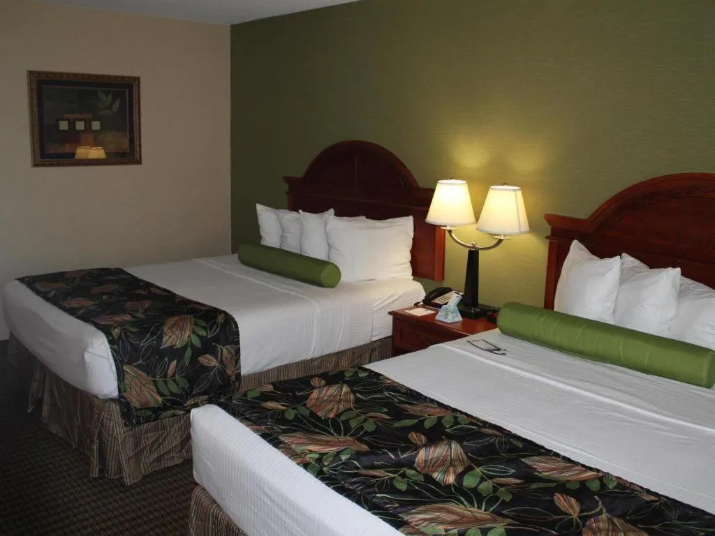 Bed in Best Western Shelbyville Inn and Suites Celebration Inn