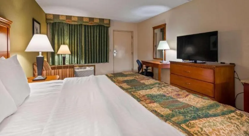 Bed in Best Western Shelbyville Inn and Suites Celebration Inn