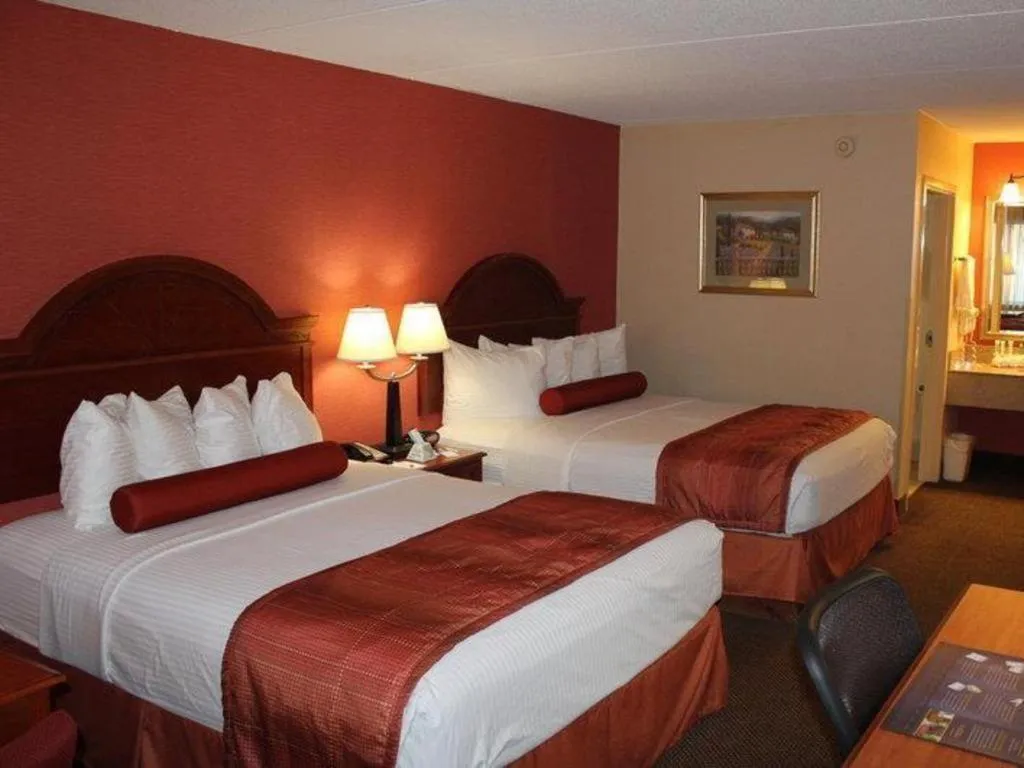 Bed in Best Western Shelbyville Inn and Suites Celebration Inn