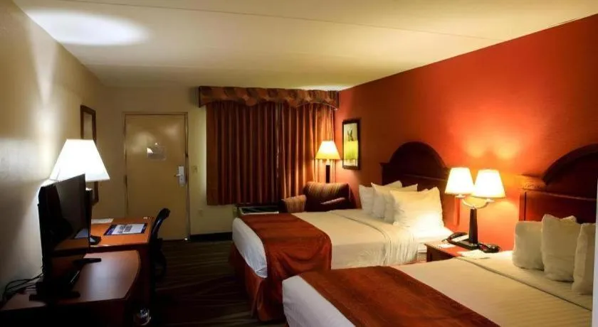 Bed in Best Western Shelbyville Inn and Suites Celebration Inn