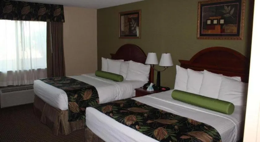 Bed in Best Western Shelbyville Inn and Suites Celebration Inn