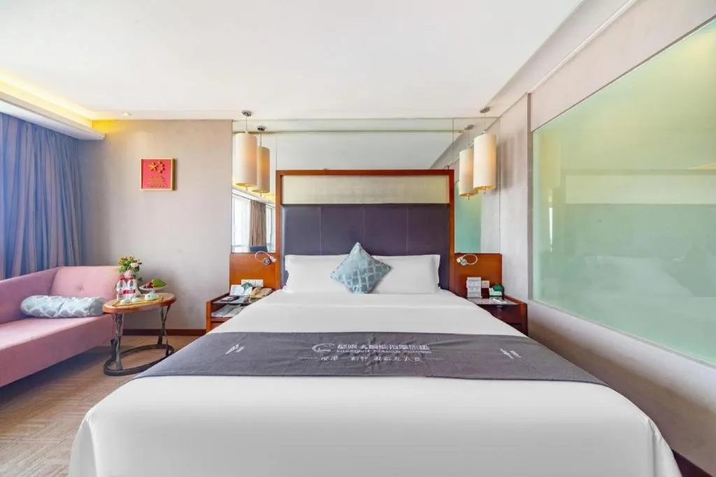 Bed in Changsha Xiaoxiang Huatian Hotel