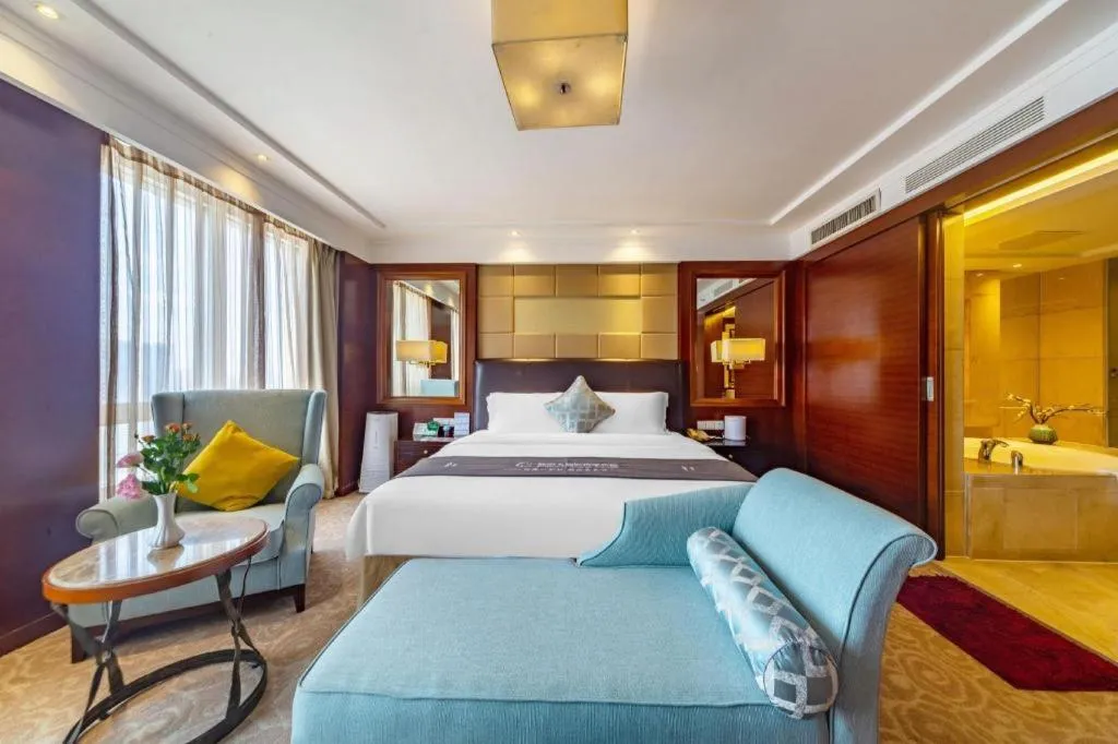 Bed in Changsha Xiaoxiang Huatian Hotel