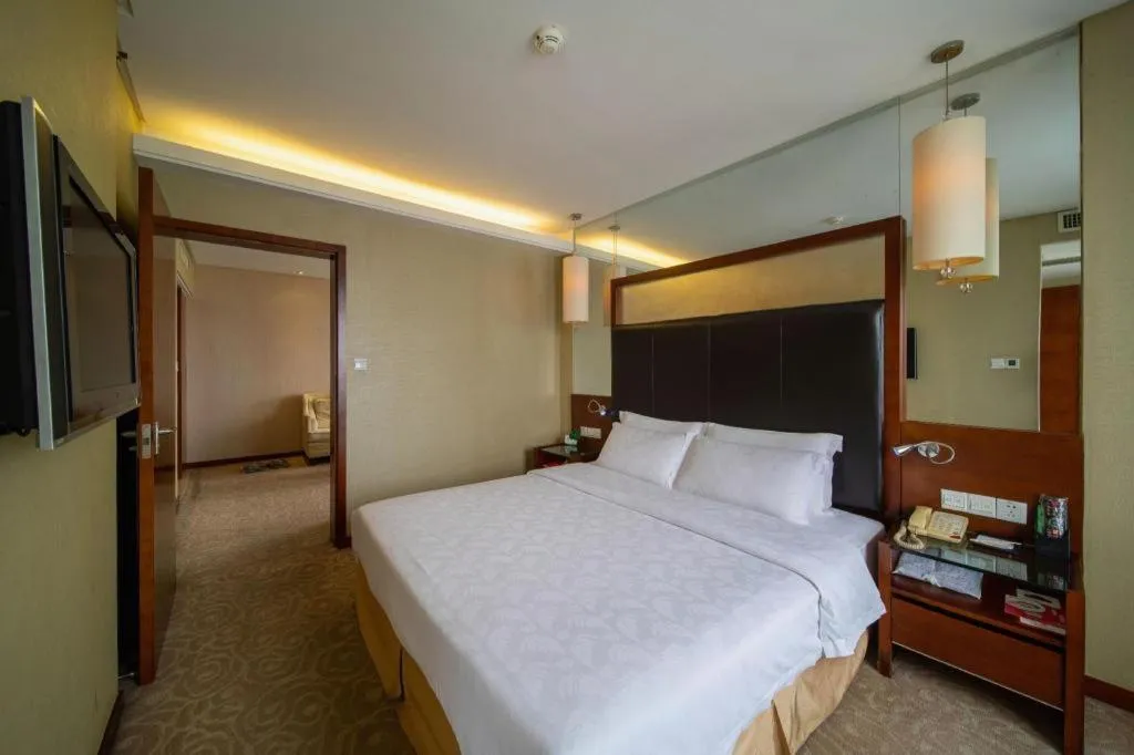 Bed in Changsha Xiaoxiang Huatian Hotel