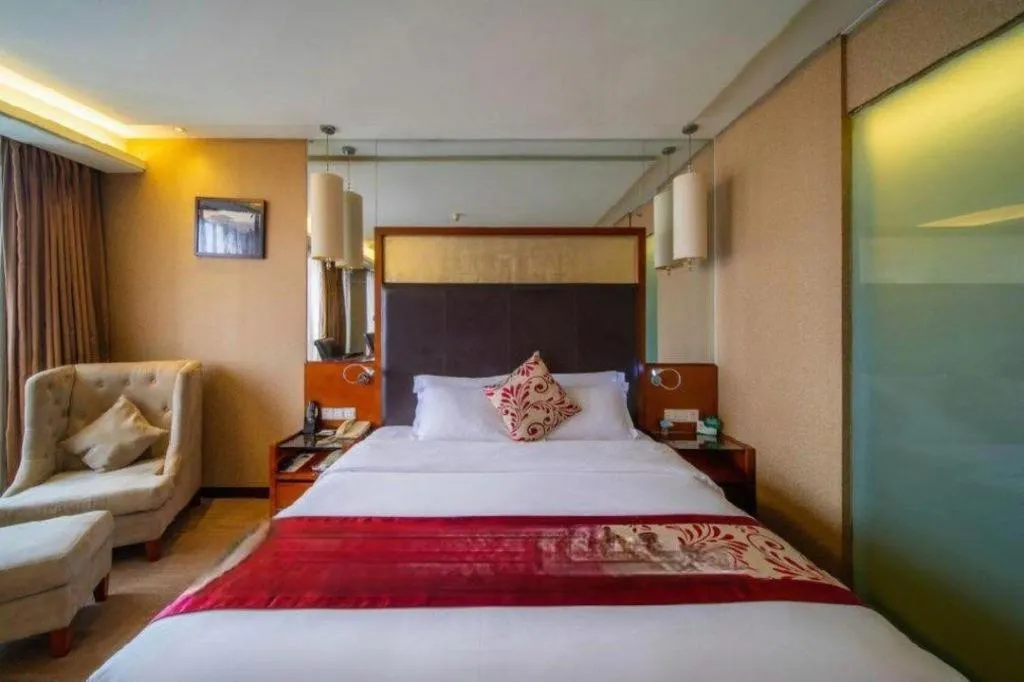 Bed in Changsha Xiaoxiang Huatian Hotel