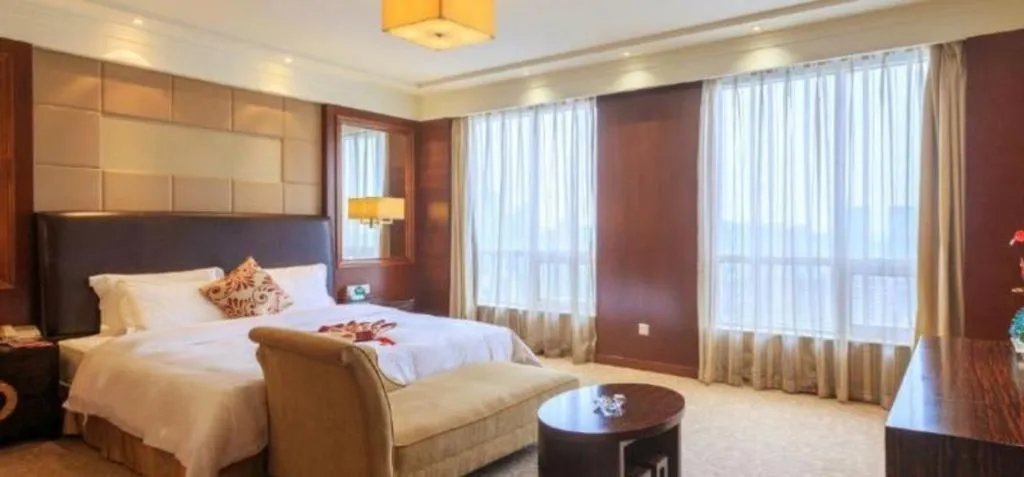 Bed in Changsha Xiaoxiang Huatian Hotel