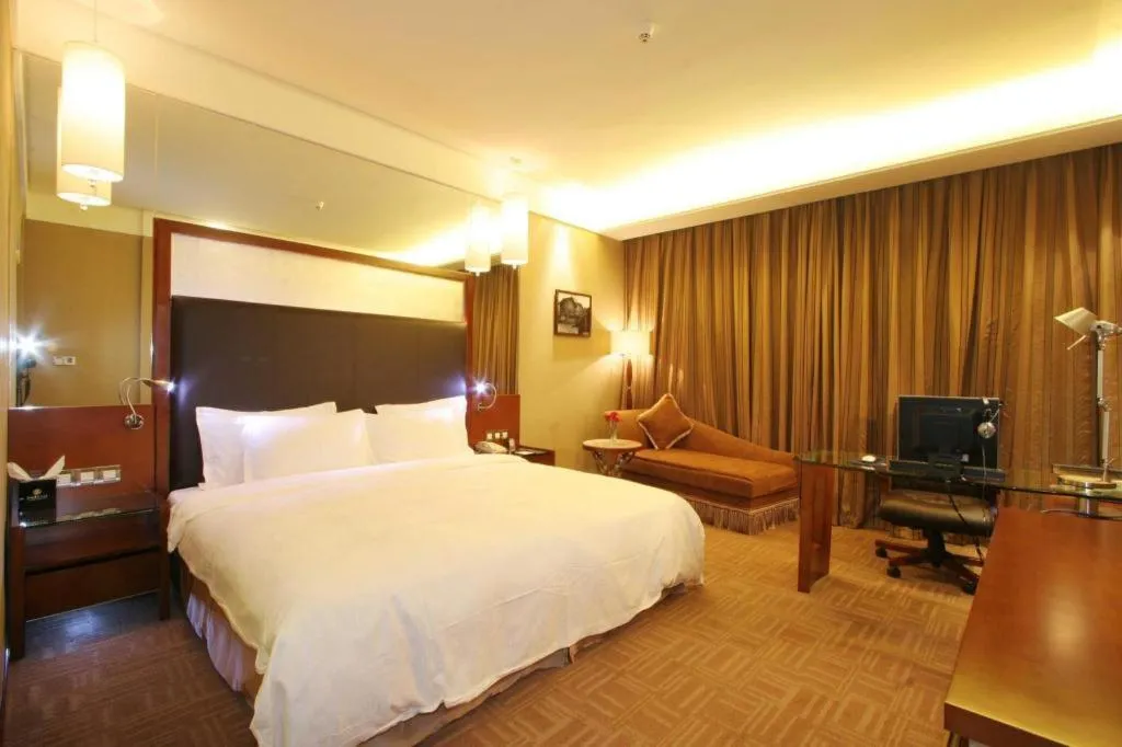 Bed in Changsha Xiaoxiang Huatian Hotel