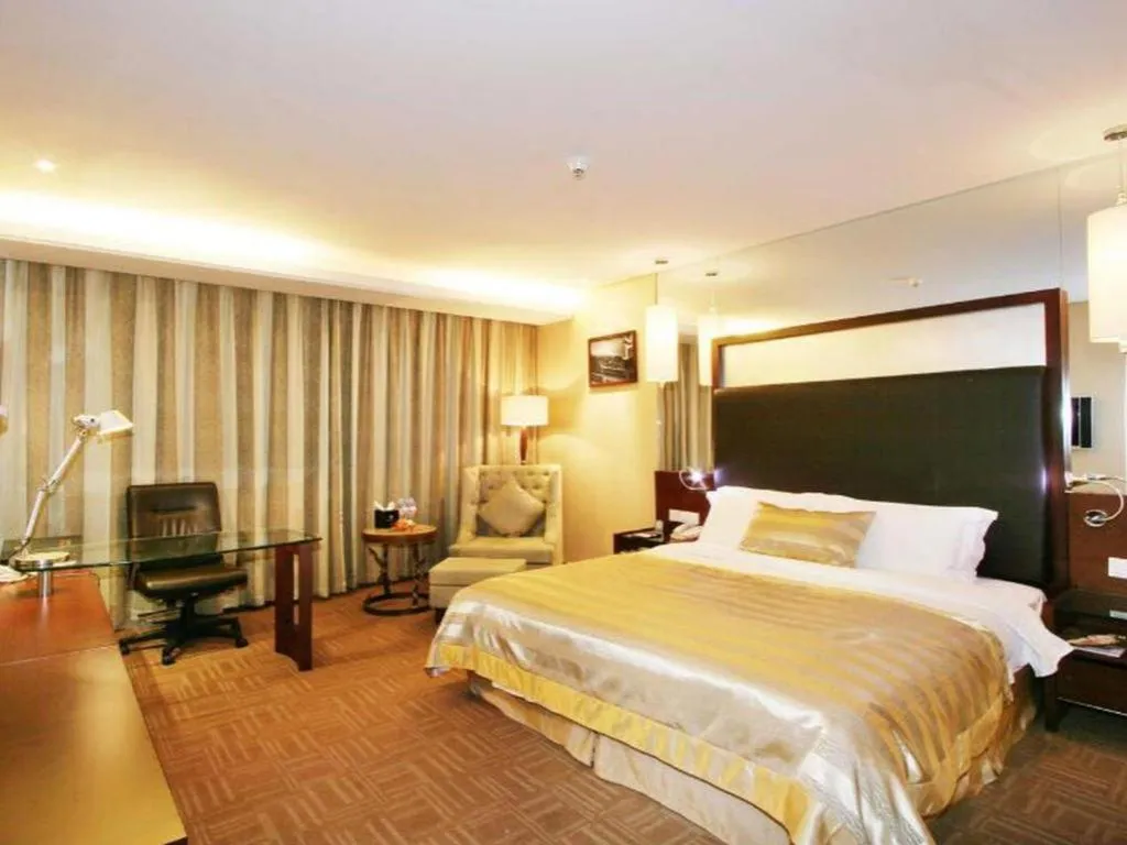 Bed in Changsha Xiaoxiang Huatian Hotel