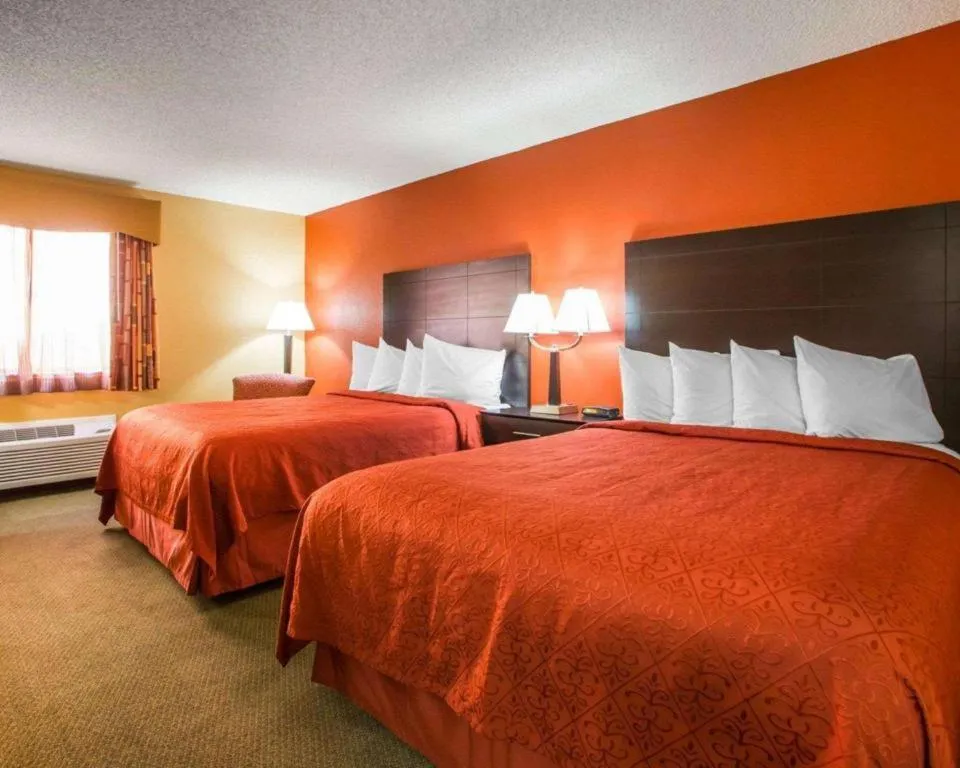 Bed in Quality Inn & Suites Kimberly - Appleton East