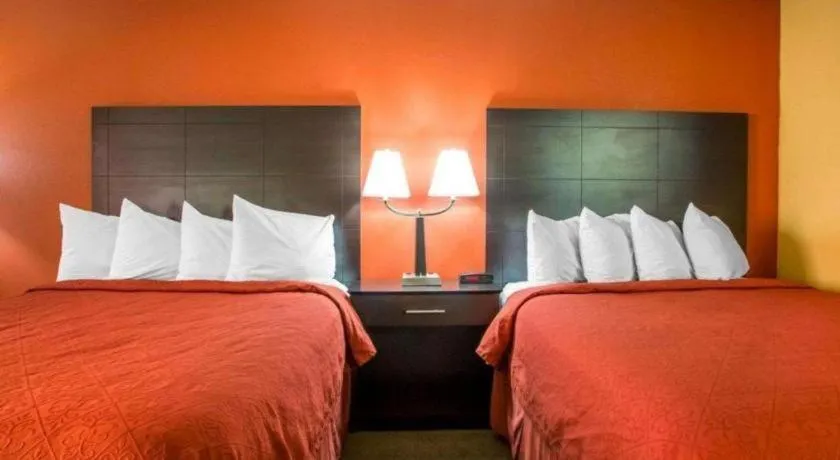 Bed in Quality Inn & Suites Kimberly - Appleton East