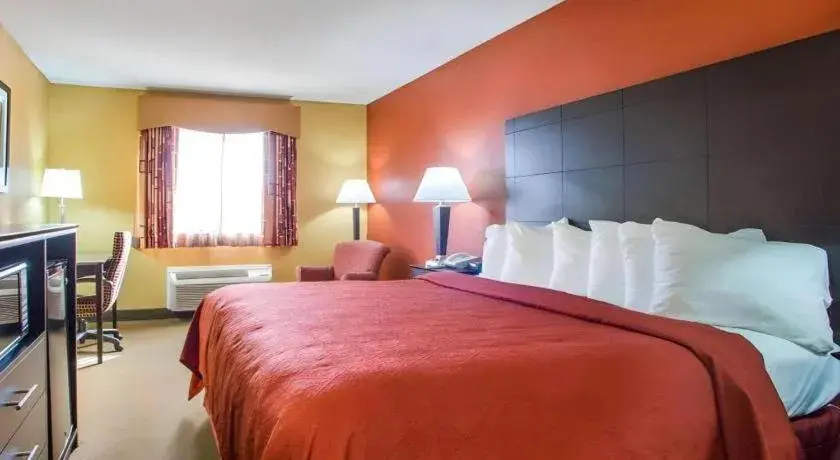 Bed in Quality Inn & Suites Kimberly - Appleton East Bed in Quality Inn & Suites Kimberly - Appleton East