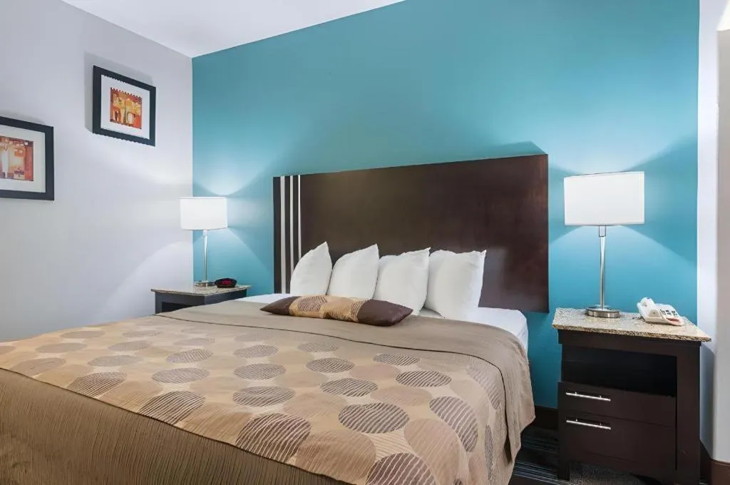 Bed in Best Western Plus DeRidder Inn and Suites