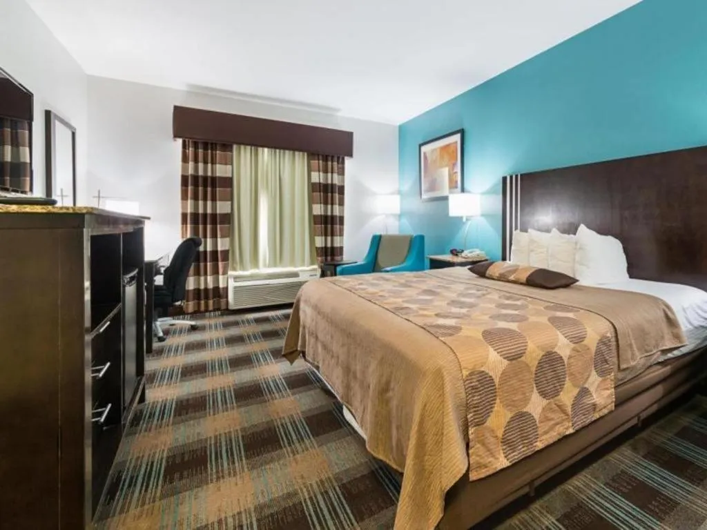 Bed in Best Western Plus DeRidder Inn and Suites