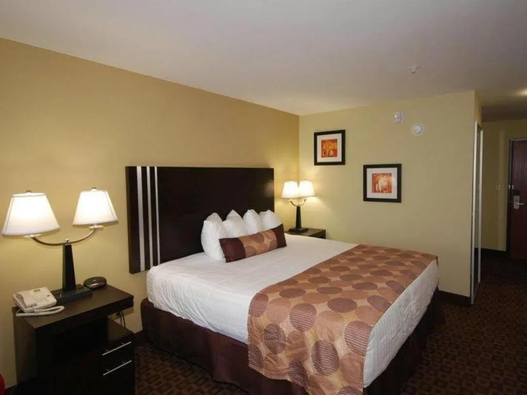 Bed in Best Western Plus DeRidder Inn and Suites