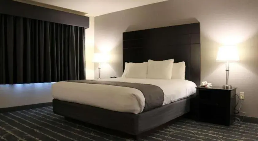 Bed in Best Western Fostoria Inn & Suites Bed in Best Western Fostoria Inn & Suites