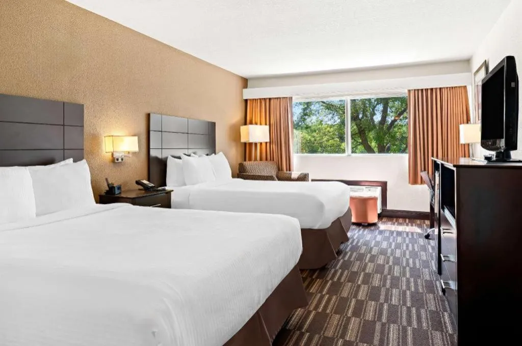 Bed in Best Western Monticello Gateway Inn