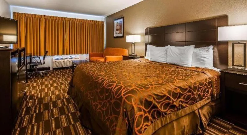 Bed in Best Western Monticello Gateway Inn