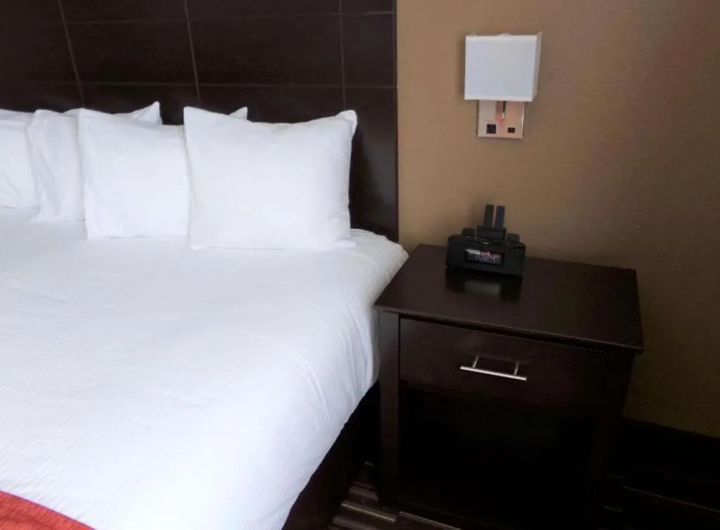 Bed in Best Western Monticello Gateway Inn