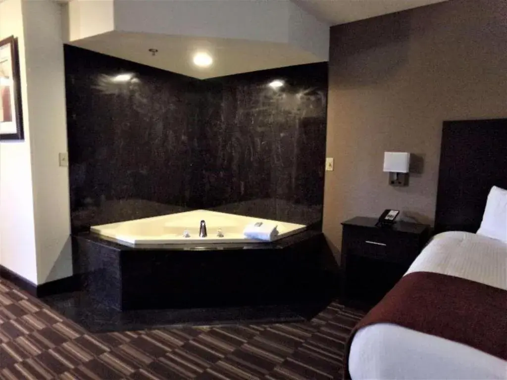 Bed in Best Western Monticello Gateway Inn Bed in Best Western Monticello Gateway Inn