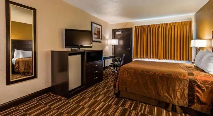 Bed in Best Western Monticello Gateway Inn Bed in Best Western Monticello Gateway Inn