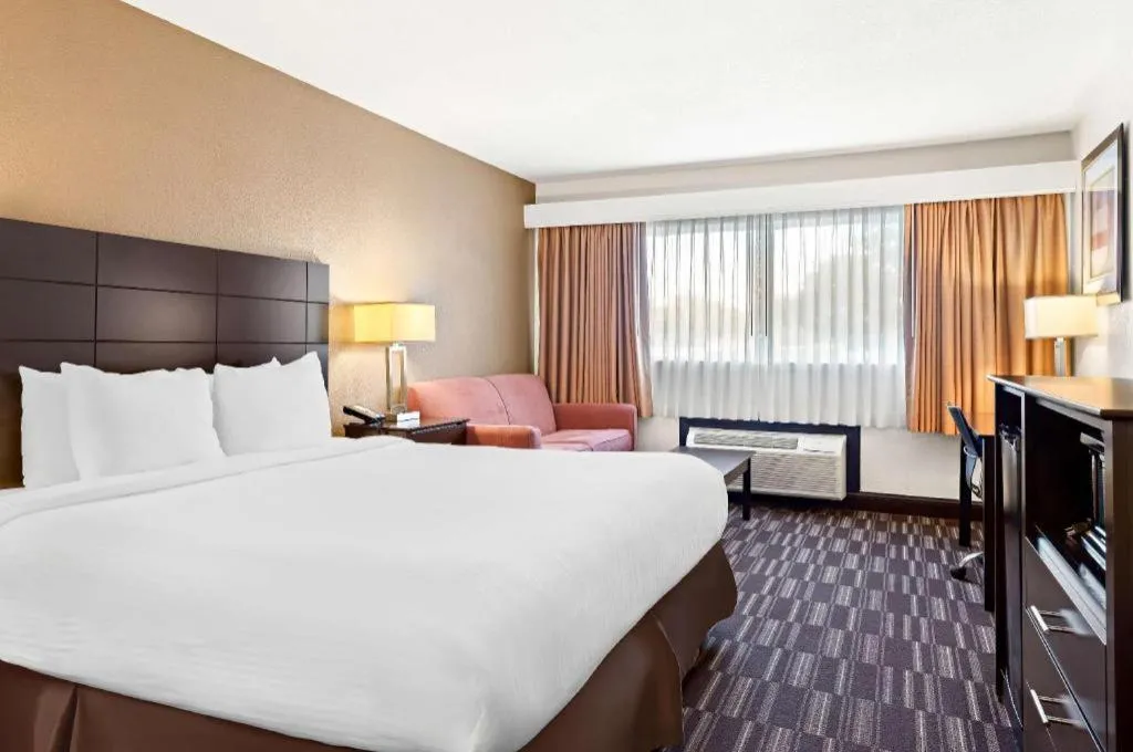 Bed in Best Western Monticello Gateway Inn