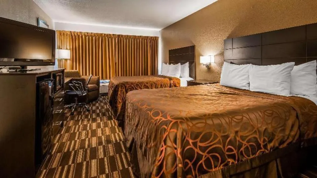 Bed in Best Western Monticello Gateway Inn