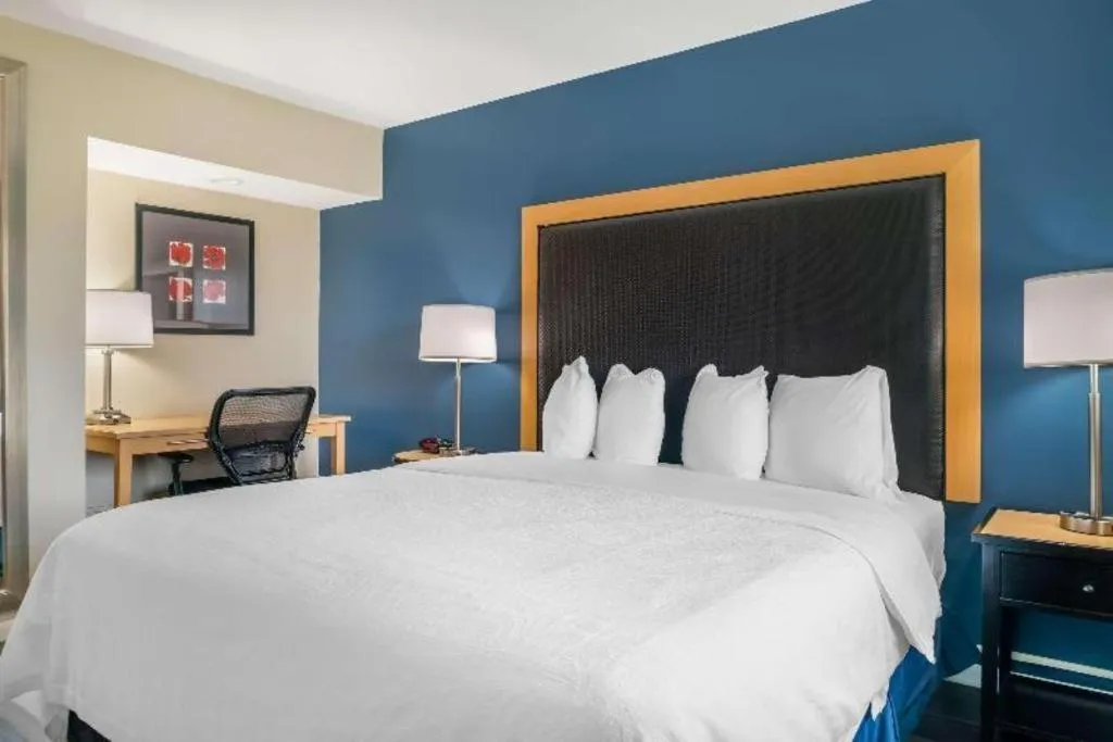 Bed in Best Western River Terrace