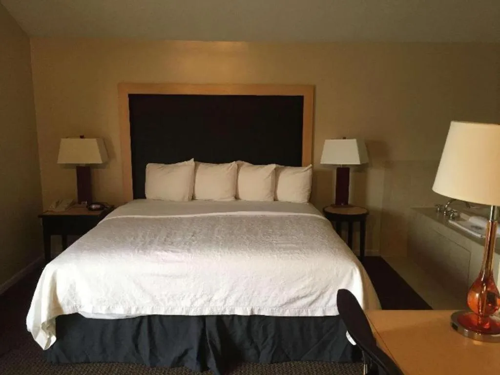 Bed in Best Western River Terrace