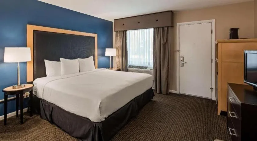 Bed in Best Western River Terrace