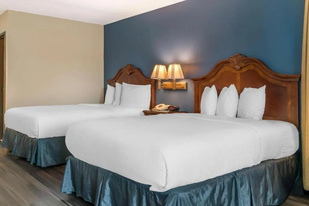 Bed in Best Western River Terrace