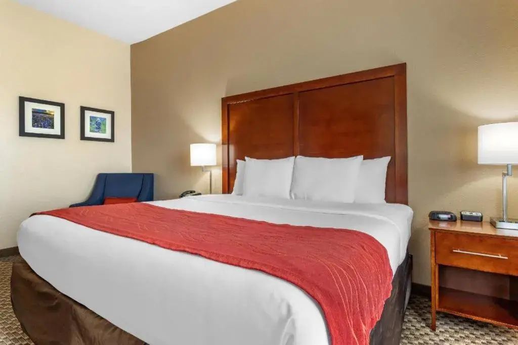 Bed in Comfort Inn & Suites Navasota Bed in Comfort Inn & Suites Navasota