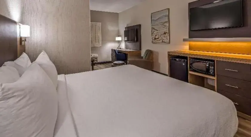 Bed in Best Western Plus Safford Bed in Best Western Plus Safford