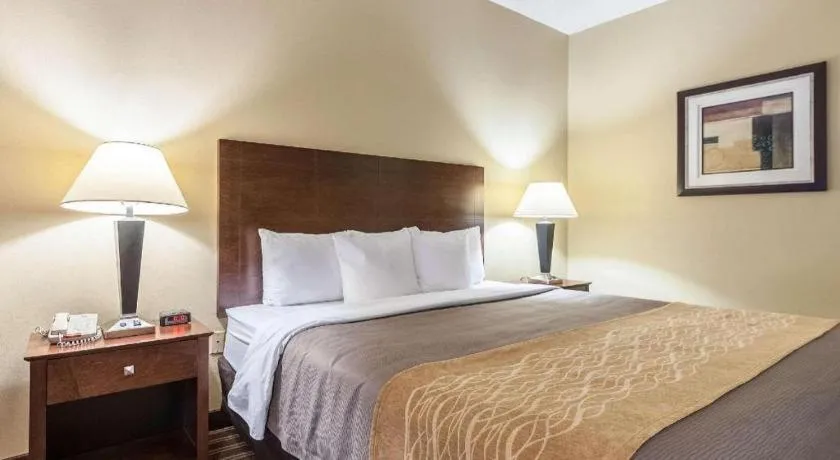 Bed in Quality Inn Clarksdale