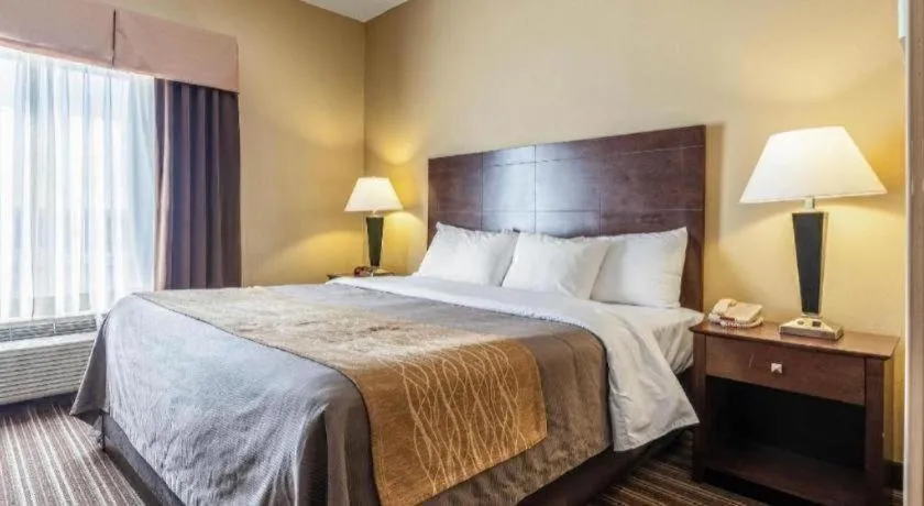 Bed in Quality Inn Clarksdale