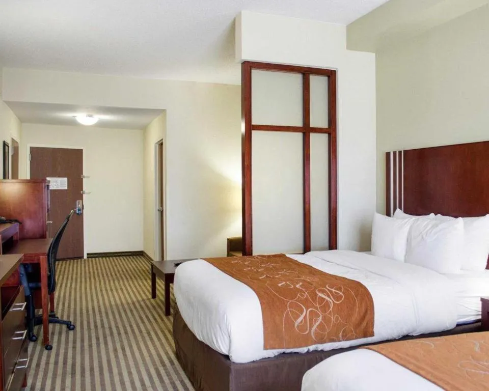 Bed in Comfort Suites Greenwood