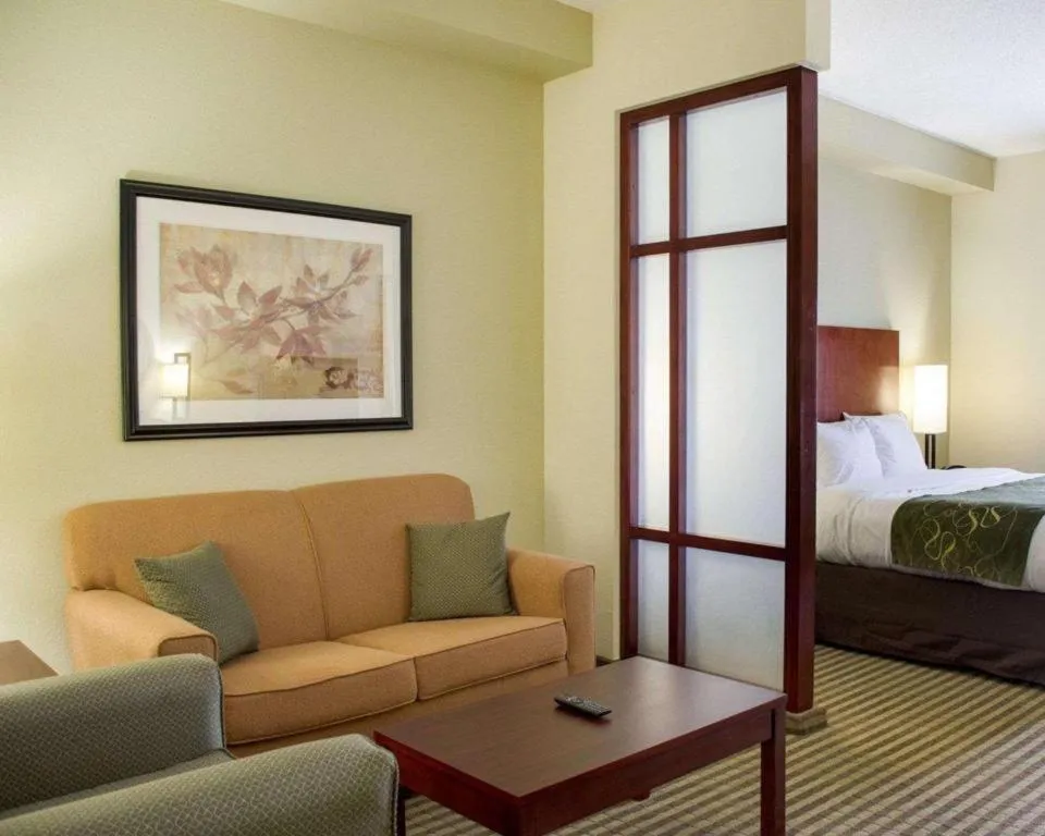 Bed in Comfort Suites Greenwood