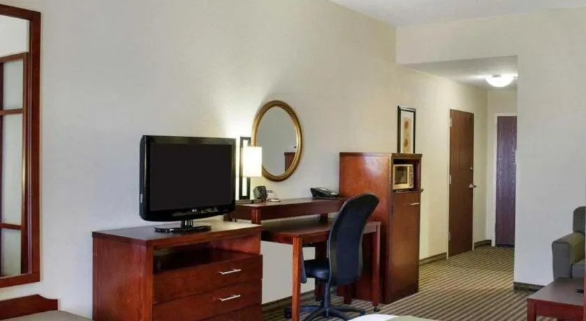 Comfort Suites Greenwood