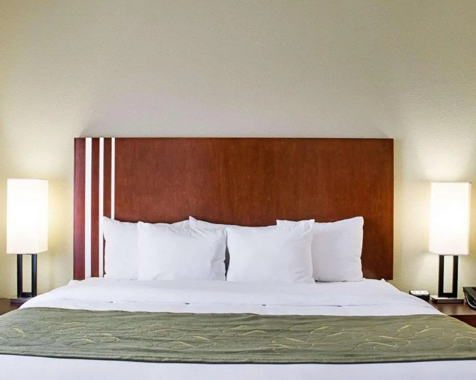 Bed in Comfort Suites Greenwood