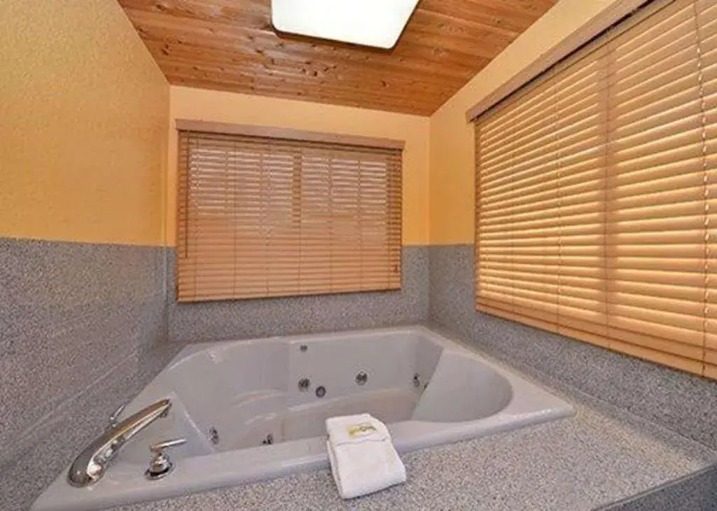 Quality Inn & Suites Grinnell near University Quality Inn & Suites Grinnell near University