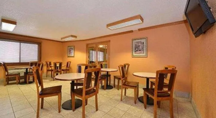 Quality Inn & Suites Grinnell near University